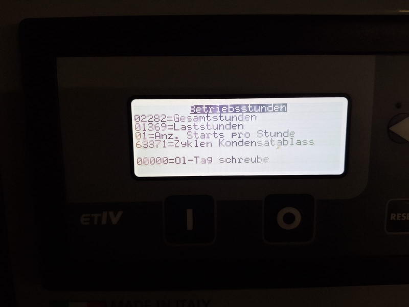 Schraubenkompressor mit Wasserabscheider u. Trockner
