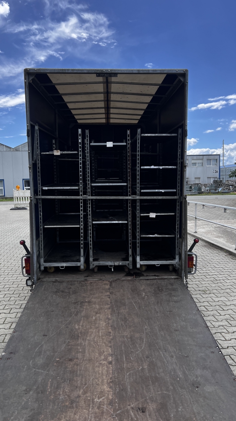 Anhänger für 9 Container